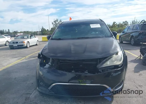 2017 Chrysler Pacifica Touring Plus z USA, uszkodzony, nr VIN 2C4RC1BG3HR782049